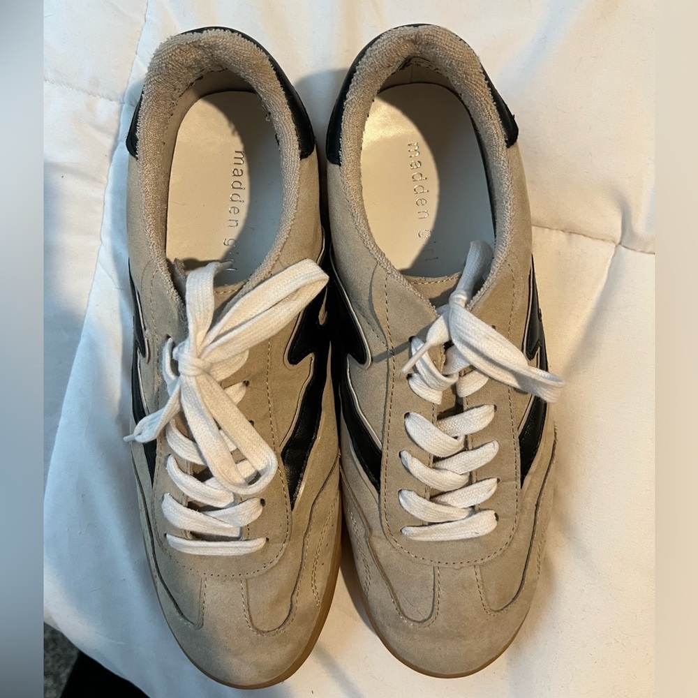 Madden Girl Giia Sneakers